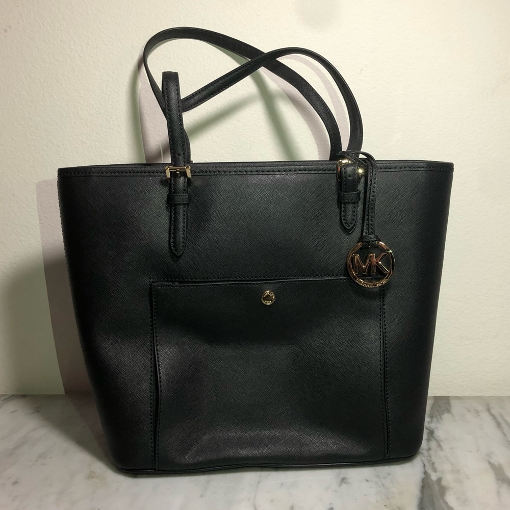 Michael Kors Medium Snap Pocket Jet Set BLACK